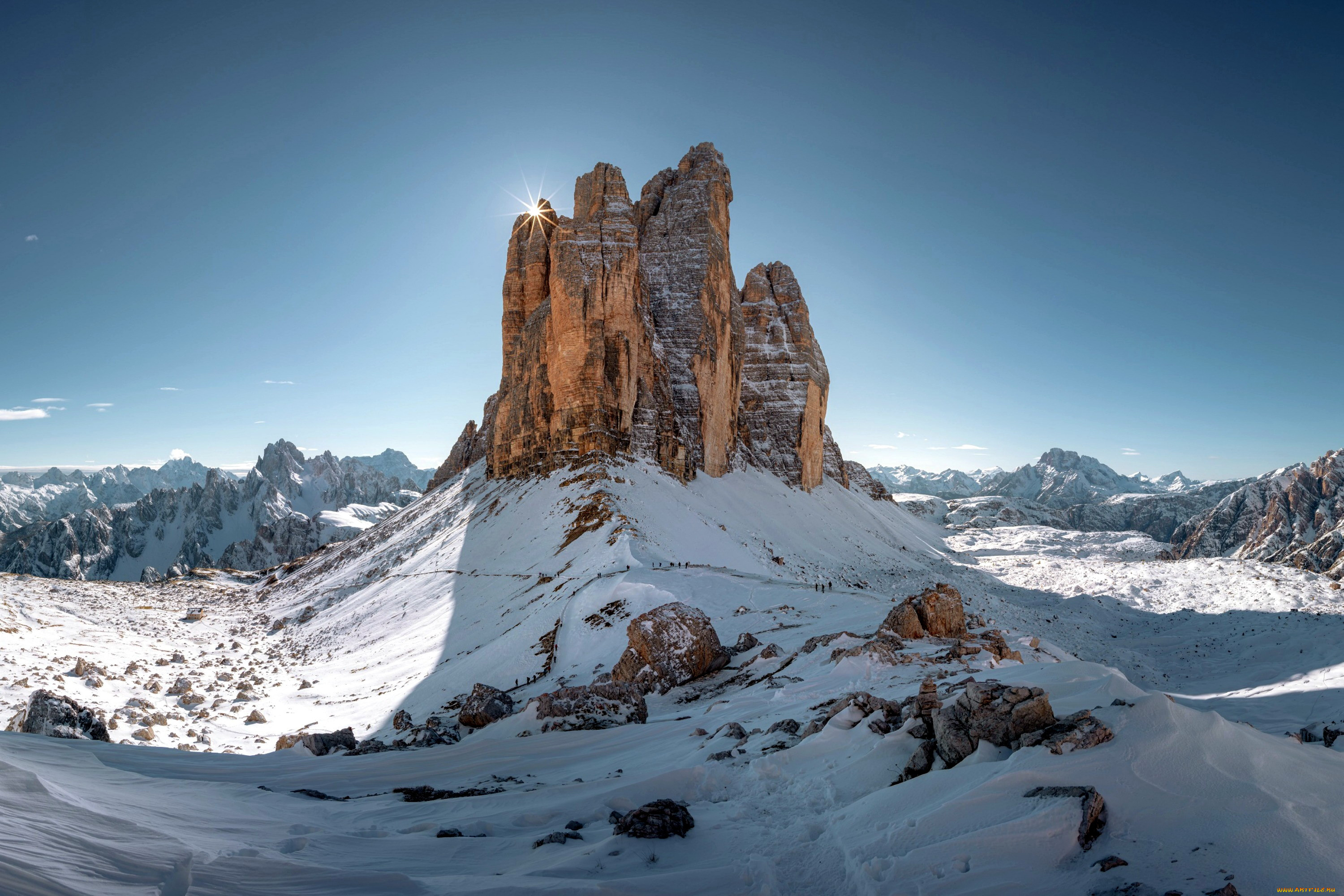 Peaks of yore. Доломиты Италия 4k. Горы от 3000. Приснилась гора. Cime.